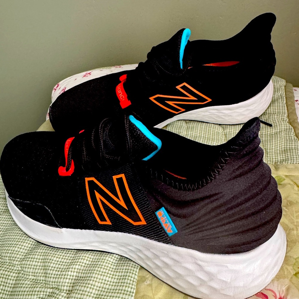Women’s New Balance ROAV
Brighten up your workout!